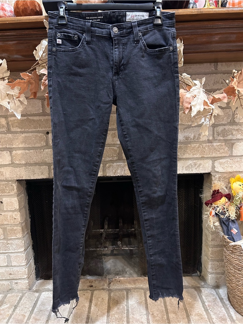 Ag Adriano Goldschmied Black Skinny Jeans with Raw Hem EUC